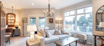 LAKESIDE URBAN INN . . . truly a HIDDEN GEM on the LAKE in Downtown Tualatin!!!