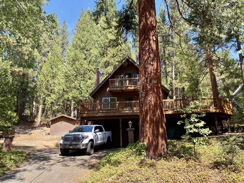 Perfect Sierra Cabin Retreat - Near Rivers, Lakes, and Mountains