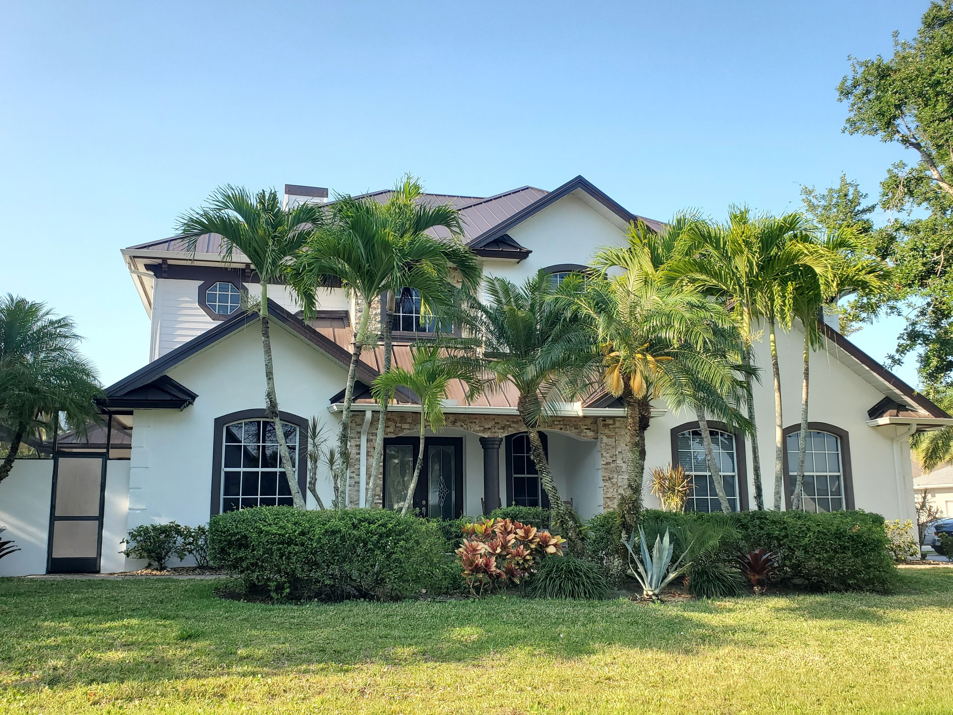 Back For Season, Central Naples house with pool and hot tub!