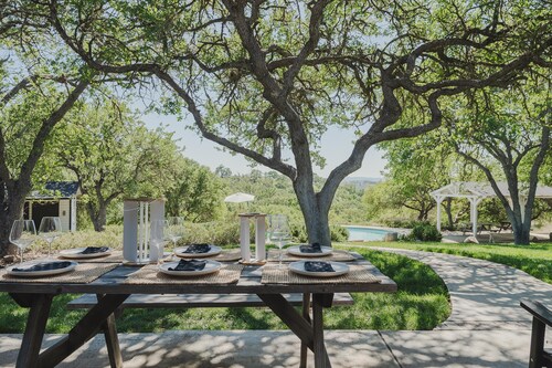 Ranch House Estate - Luxurious ranch house, vineyard views, pool, tennis, 4 bedrooms, 2.5 baths