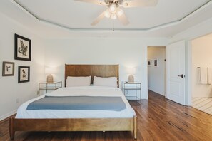 4 habitaciones, tabla de planchar con plancha y acceso a internet 