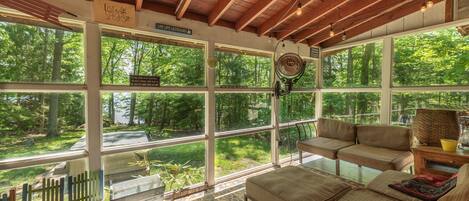 Smart-TV, Kamin, DVD-Player