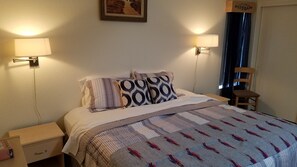 1 bedroom, iron/ironing board, Internet, bed sheets