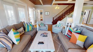 スマートテレビ、DVD プレーヤー