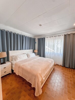 3 bedrooms, in-room safe, iron/ironing board, free WiFi