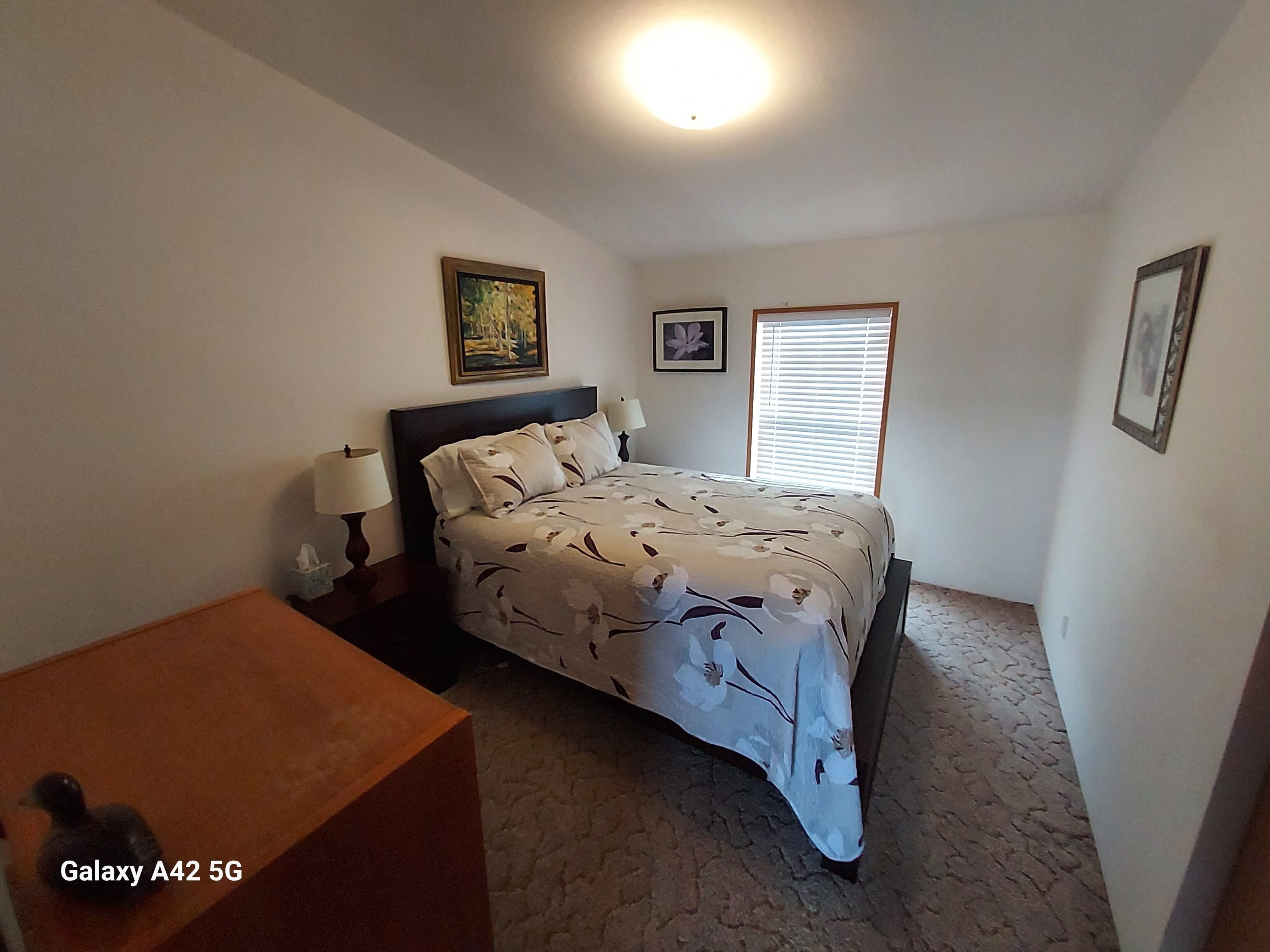 2 chambres, fer et planche à repasser, Wi-Fi gratuit, draps fournis