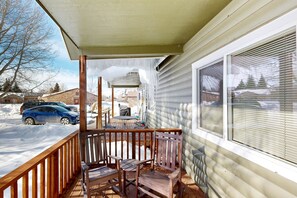 Property grounds - Lovely home with patio & yard - great central locale near fishing & skiing (Gunnison)