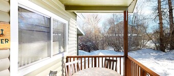 Lovely home with patio & yard - great central locale near fishing & skiing