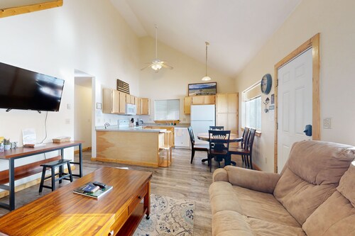 Lovely home with patio & yard - great central locale near fishing & skiing