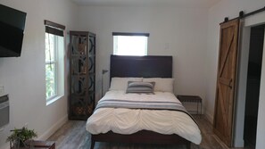 1 bedroom, iron/ironing board, Internet, bed sheets - Texas Loft is an upstairs studio efficiency apartment (McKinney)