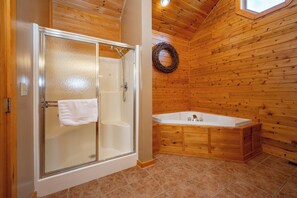 Dusche, Whirlpool, Handtücher
