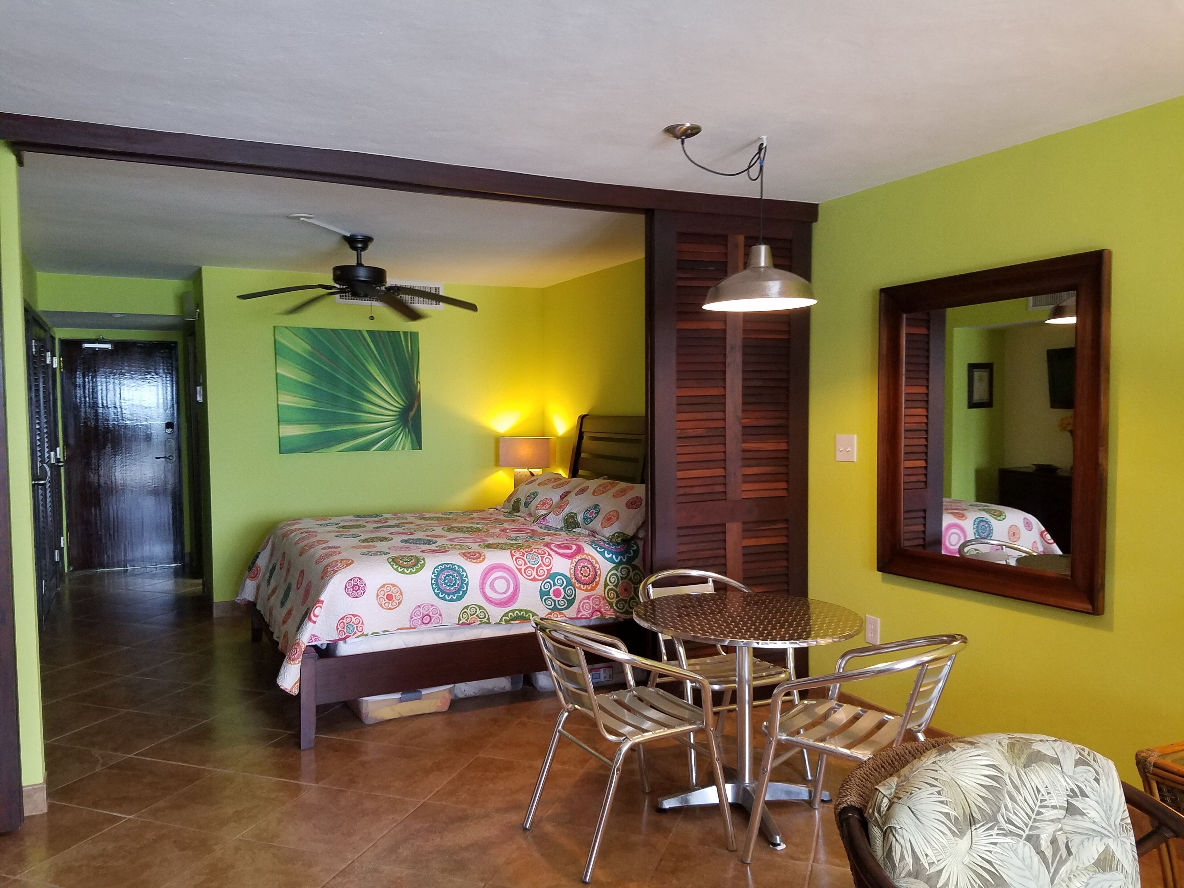 1 habitación, tabla de planchar con plancha, wifi y ropa de cama 