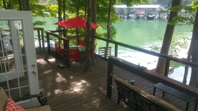 The Little Dipper is back for 2025! Lake front tiny home w/ private boat dock!