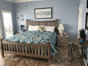5 bedrooms, iron/ironing board, WiFi, bed sheets