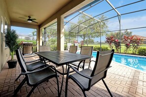 Outdoor dining - Free Pool Heat /BBQ! No Rear Neighbors! South Facing Pool!-Updated AC Game Room! (Kissimmee)