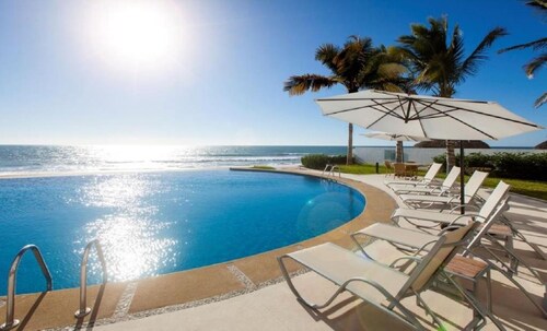 Great! New Spacious 3BR Beachfront Condo in Pearl Tower