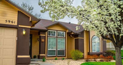 BOISE BICYCLE COTTAGE - Enjoy Foothills, close to Boise River & Downtown