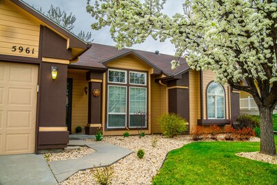 BOISE BICYCLE COTTAGE - Enjoy  Foothills, close to Boise River & Downtown