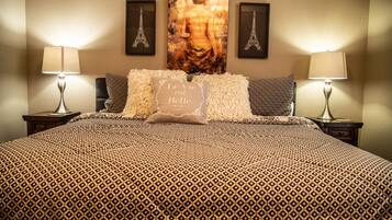 3 chambres, fer et planche à repasser, Wi-Fi, draps fournis