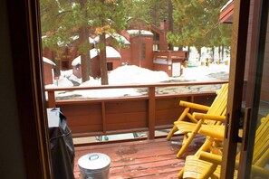 Property grounds - 2 Bedroom 2 bath end unit pet friendly condo in the  (mammoth lakes)