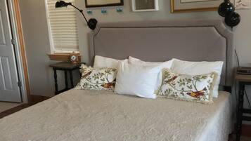 2 bedrooms, iron/ironing board, travel cot, free WiFi