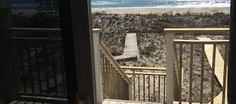 Beach Front Sleeps 10 Walking distance to everything