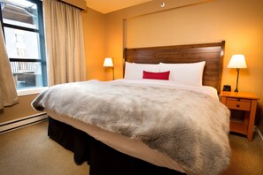 1 bedroom, in-room safe, iron/ironing board, free WiFi