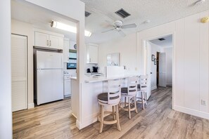 Private kitchen - Blind Pass Condos at Bowman's Beach E210 on beautiful Sanibel Island (Sanibel Island)
