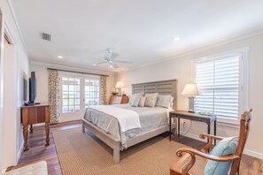 4 bedrooms, desk, iron/ironing board, travel cot