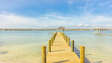 Camastros y toallas de playa