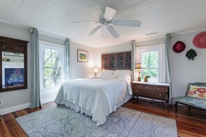 4 bedrooms, iron/ironing board, WiFi, bed sheets - Saluda Mountain Home*Outdoor Games* Pet Friendly* (Saluda)