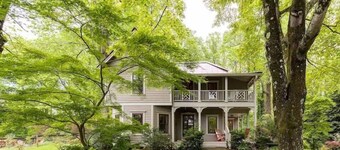 Profitez de la sérénité à Saluda! Une ferme de 110 ans sur 2 acres de beaux jardins