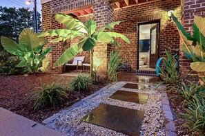 Exterior detail - Oakwood near downtown with Nespresso, Bikes & Bidet. (Raleigh)
