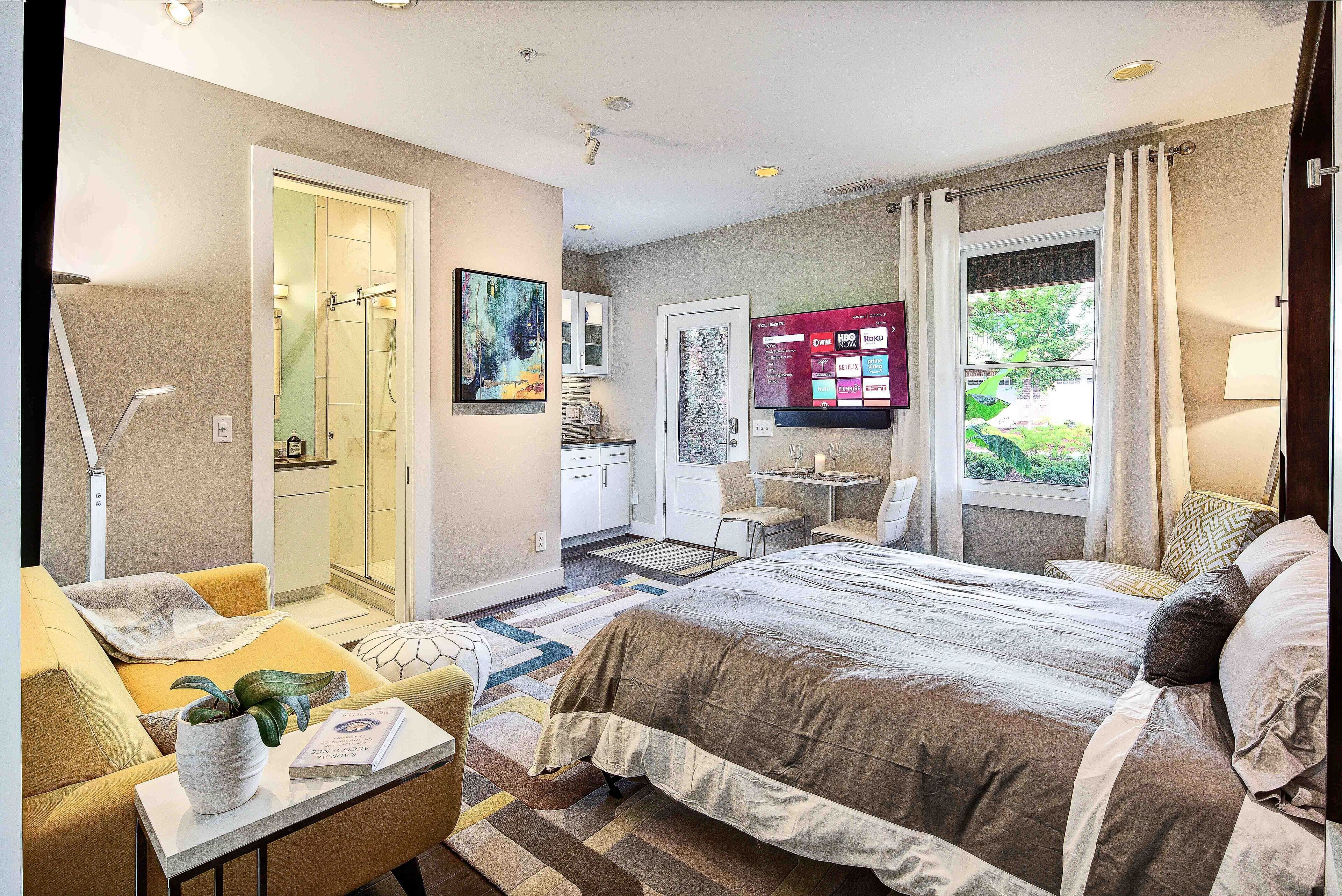 1 soverom, safe på rommet, strykejern/-brett og reiseseng for barn