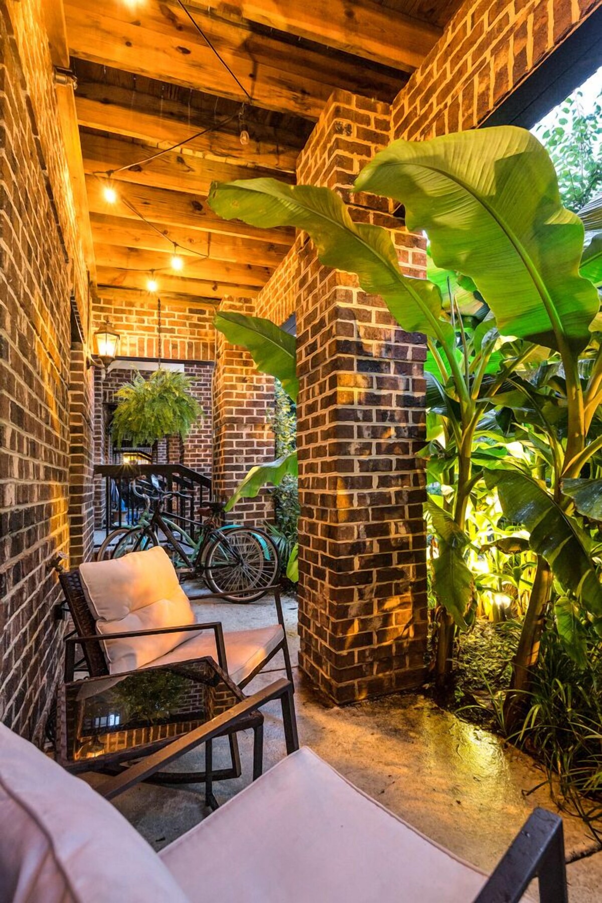 Oakwood near downtown with Nespresso, Bikes & Bidet.