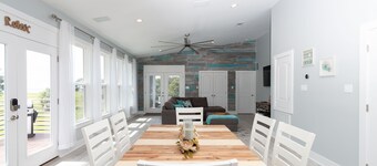 Cozy beach retreat - winter discounts, peaceful views, and pets always welcome!