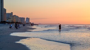 Beach nearby - Gorgeous 3-BR, 3-Bath House- Steps to the Beach (Myrtle Beach)