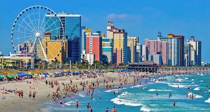 Gorgeous 3-BR, 3-Bath House- Steps to the Beach