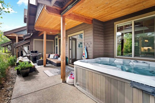 Family-Friendly Suncadia Home w/ Hot Tub