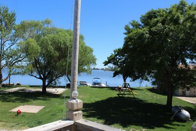 Large cabin for reunions , family gatherings or duck hunting