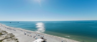 SEAWIND #1704~CORNER UNIT with DOUBLE BALCONY! *THREE rooms w/ balcony access!!*