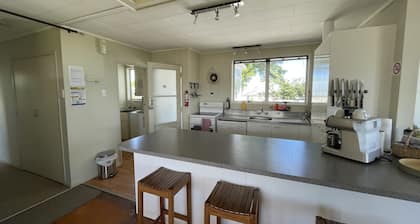 Turquoise Lodge, National Park 36 Carroll Street National Park