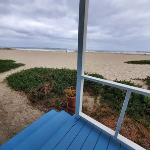 Property grounds - Cottage is Literally ON the Beach! Private Garage Parking & Private Side Yard (San Diego)