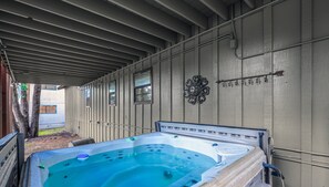 Wonderful hot tub!