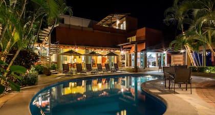 Two Casas and Two Pools, all for one price.......Near the Beach!!!