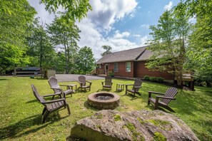 Terrace/patio - Cozy Chalet w/ Views, Fireplaces & Fun (McHenry)
