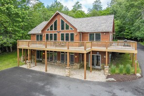 Exterior - Cozy Chalet w/ Views, Fireplaces & Fun (McHenry)