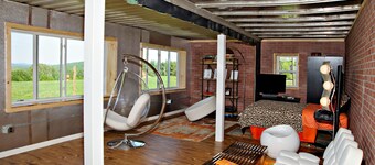 Shipping Container Home ~ Super Sexy! Outstanding Mountain Views! Wifi, 420 :)