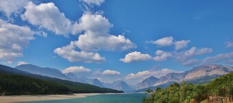 West Glacier Cabin on Golf Course / 1 Mile to GNP / Deck. Firepit. BBQ. AC