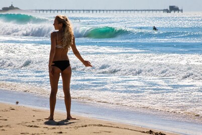 Newport Beach's Finest (1 blocks from sand)!